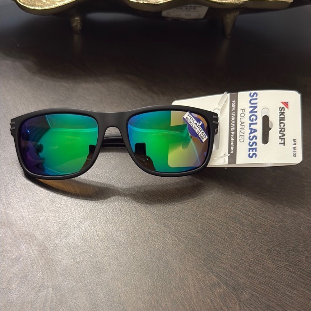 Black and Green Polarized Sunglasses